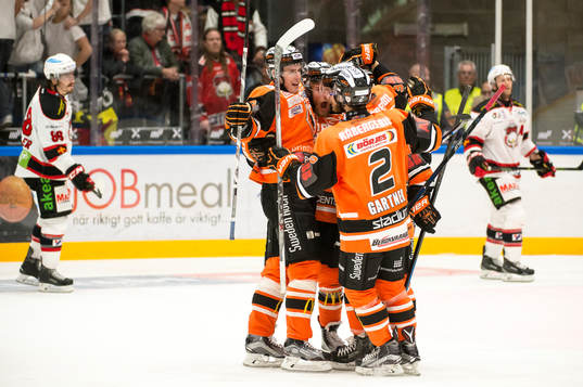 Karlskronas Kristoffer Söder har gjort 1-2 till Karlskrona