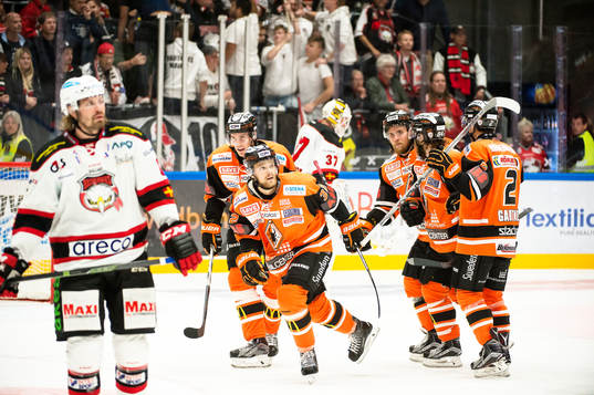 Karlskronas Kristoffer Söder har gjort 1-2 till Karlskrona