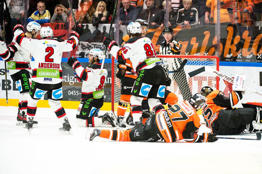 Malmö Redhawks Björn Svensson har gjort 2-3 till Malmö
