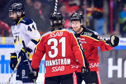 Luleås Jonathan Granström och Anton Hedman jublar