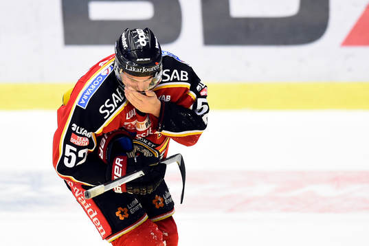 Luleås Karl Fabricius fick en smäll i ansiktet