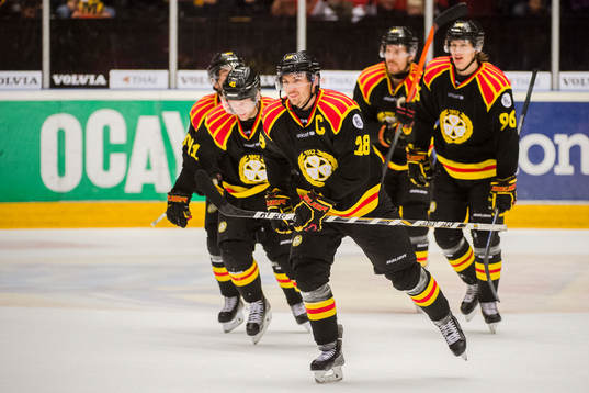 Brynäs Anton Rödin jublar