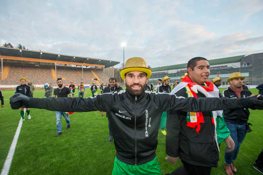 Dalkurds Mattias Mete jublar