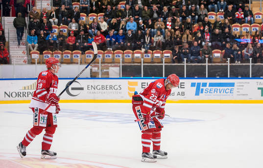Timrås Jeremy Boyce-Rotevall  och Daniel Öhrn deppar