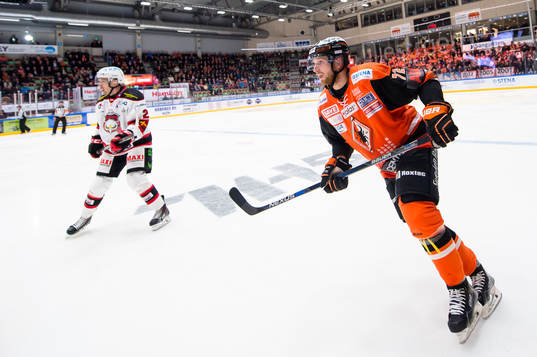 Karlskronas Joachim Rohdin och Malmö Redhawks Erik