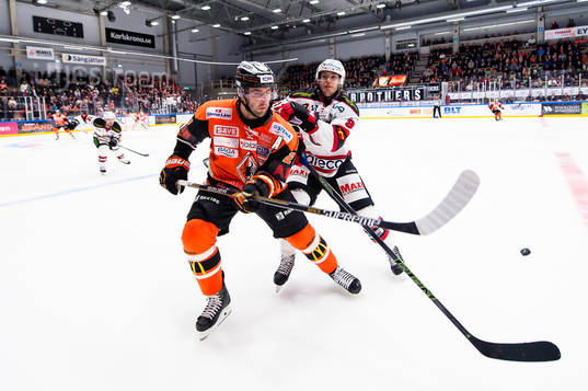 Karlskronas  Riley Holzapfel