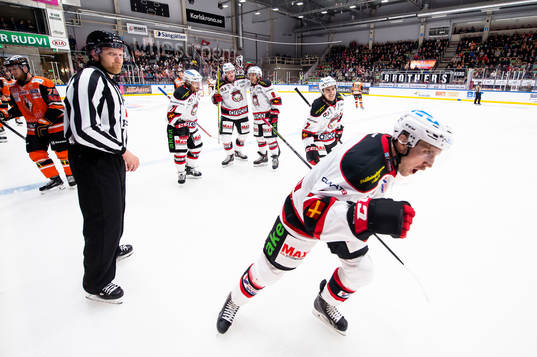 Malmö Redhawks Erik Andersson har gjort  6-3 till Malmö