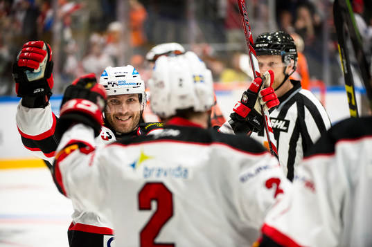 Malmö Redhawks Joey Tenute  jublar