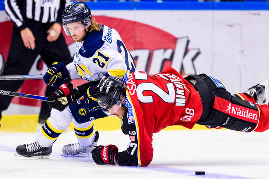 s Mattias Tedenby och Luleås Brendan Mikkelson