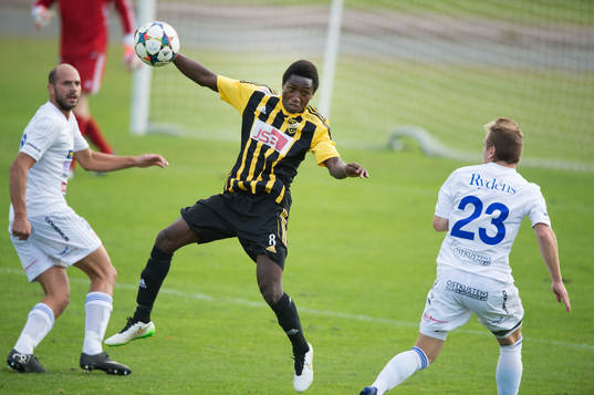 IFK Hässleholms Mamudu Moro i matchen i division 2 mellan