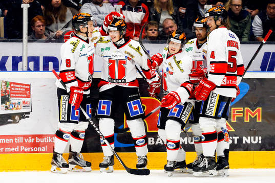 Örebros Daniel Viksten jublar