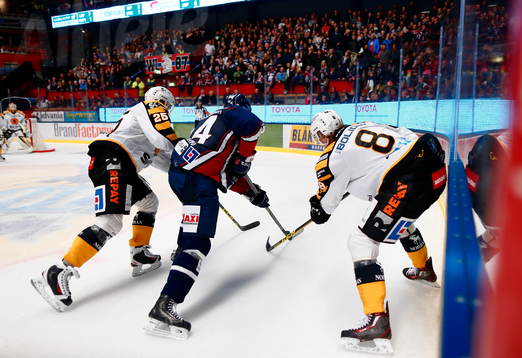 Spel vid sargen