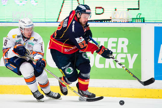 Växjös Ville Varakas jagar Djurgårdens Mikael Ahlén