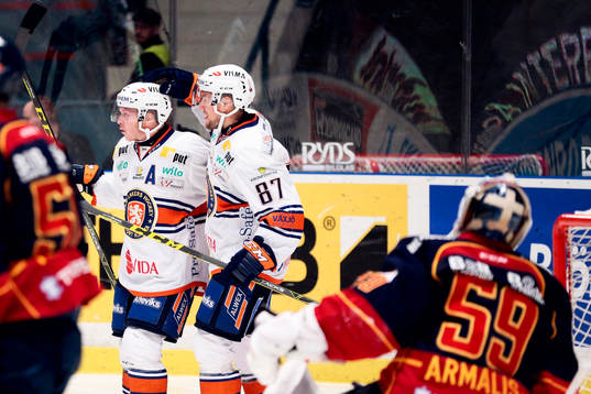 Växjös Tuomas Kiiskinen jublar