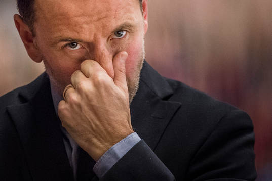 Brynäs tränare Thomas Berglund deppar