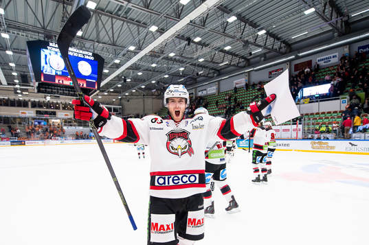 Malmö Redhawks Björn Svensson jublar