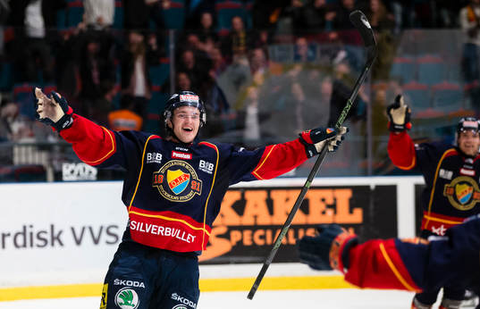 Djurgårdens Marcus Högström avgör matchen med 4-3 målet
