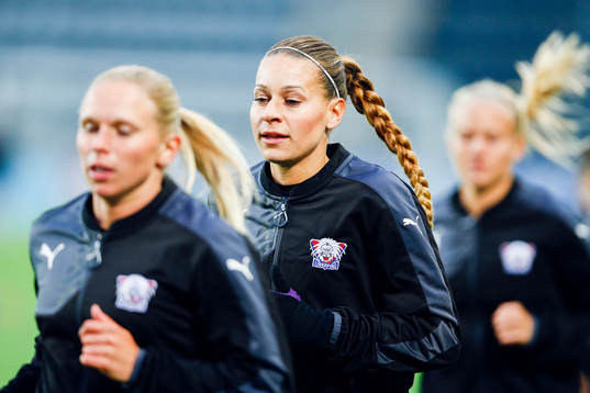 Linköpings Charlotte Rohlin värmer upp