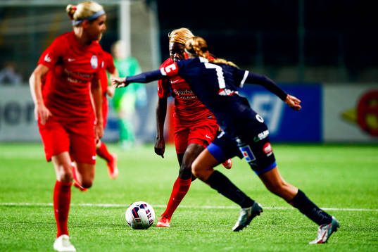 Eskilstunas Gaelle Enganamouit och Linköpings Charlotte