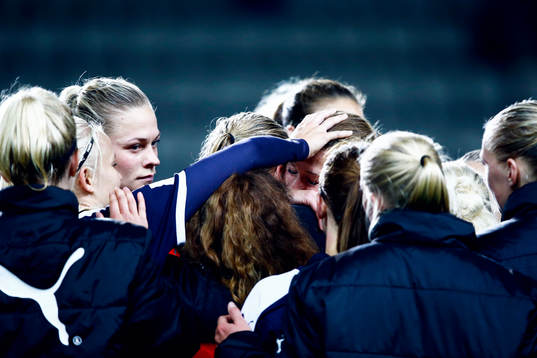 Linköpings Charlotte Rohlin tackas av