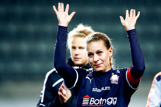 Linköpings Charlotte Rohlin tackas av