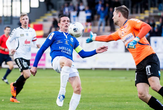 Trelleborgs Kristian Haynes mot Oskarshamns målvakt Lucas
