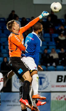 Oskarshamns målvakt Lucas Hägg-Johansson mot Trelleborgs