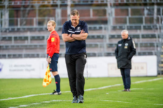 Trelleborgs tränare Patrick Winqvist deppar