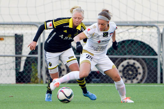 AIKs aa23+och Rosengårds Josee Belanger