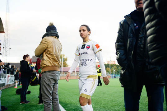 Rosengårds Natasa Andonova lämnar planen