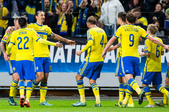 Sveriges Zlatan Ibrahimovic jublar