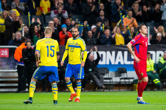 Sveriges Erkan Zengin jublar och Moldaviens Vitalie Bordian
