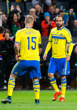 Sveriges Erkan Zengin jublar