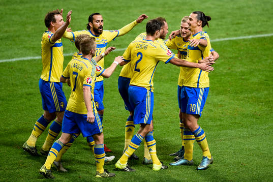 Sveriges spelare jublar