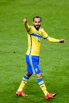 Sveriges Erkan Zengin jublar