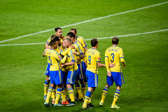 Sveriges spelare jublar