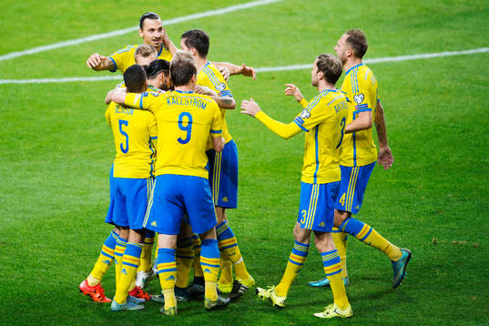 Sveriges Zlatan Ibrahimovic, Martin Olsson, Kim