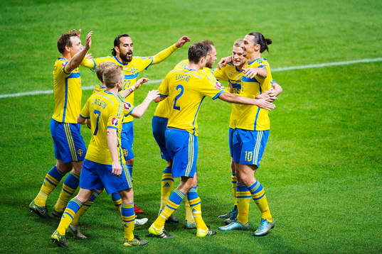 Sveriges Kim Källström, Erkan Zengin, Sebastian Larsson,