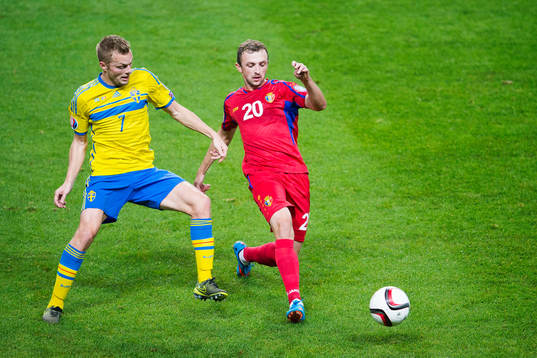 Sveriges Sebastian Larsson och Moldaviens Alexandru Vremea