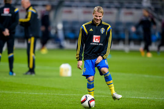 Sveriges Oscar Lewicki värmer upp