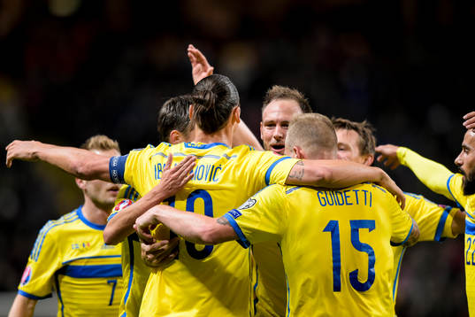 Sveriges spelare jublar