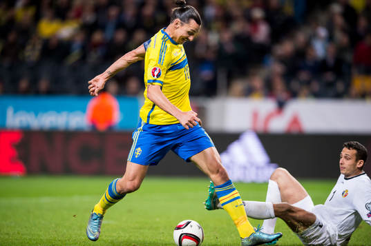 Sveriges Zlatan Ibrahimovic gör 1-0 bakom Moldaviens