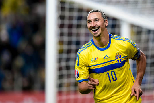 Sveriges Zlatan Ibrahimovic jublar