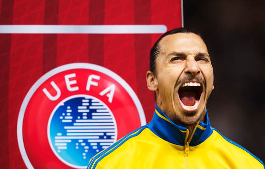 Sveriges Zlatan Ibrahimovic grimaserar