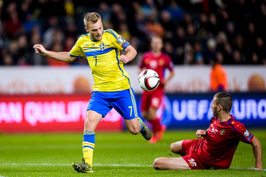 Sveriges Sebastian Larsson och Moldaviens Stefan Burghiu