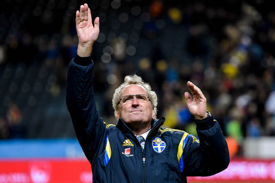 Sveriges förbundskapten Erik Hamrén jublar
