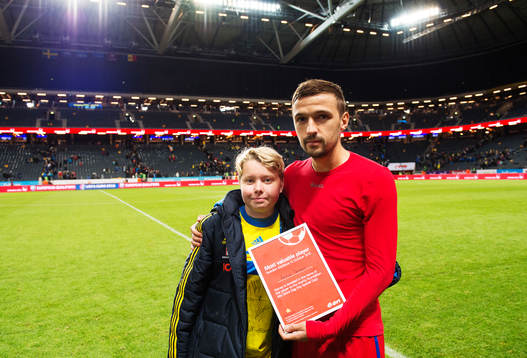 Moldaviens Artur Patras (t h) med Noah Holmström (t v)