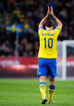 Sveriges Zlatan Ibrahimovic jublar