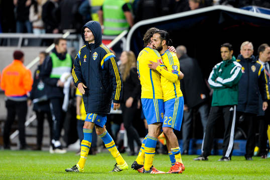 Sveriges Gustav Svensson kramar om Erkan Zengin