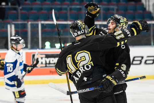 s Fredrik Hynning och Markus Lauridsen jublar